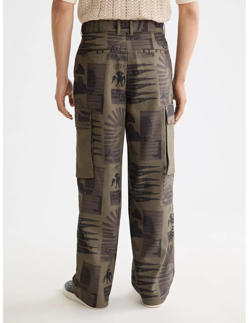 Baggy Cargo Pants detail shot by Scotch & Soda