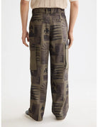 Baggy Cargo Pants detail shot by Scotch & Soda