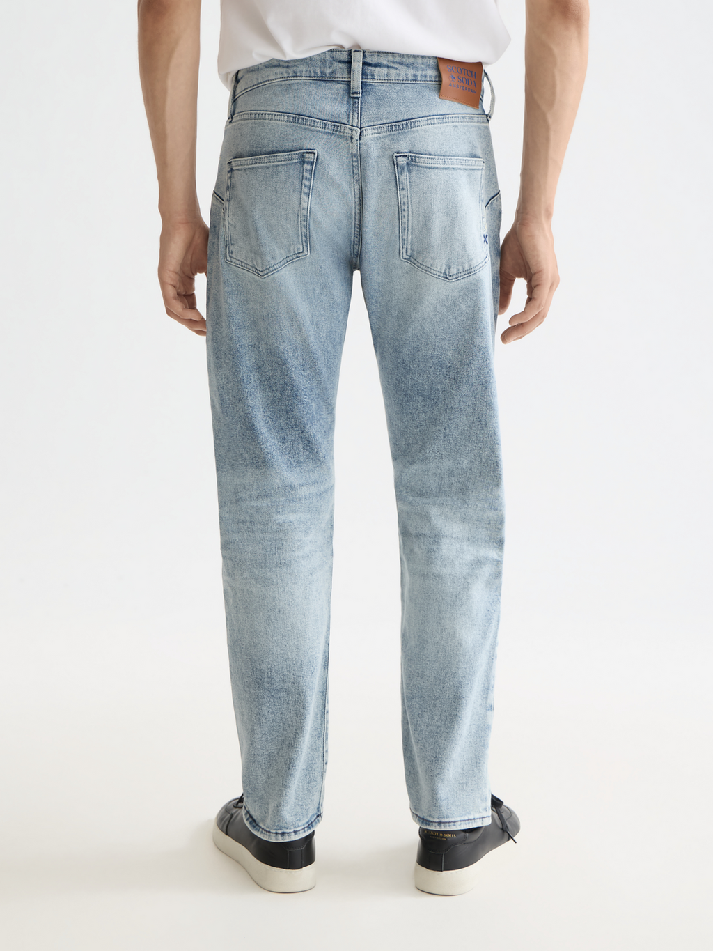 Essentials the zee straight denim