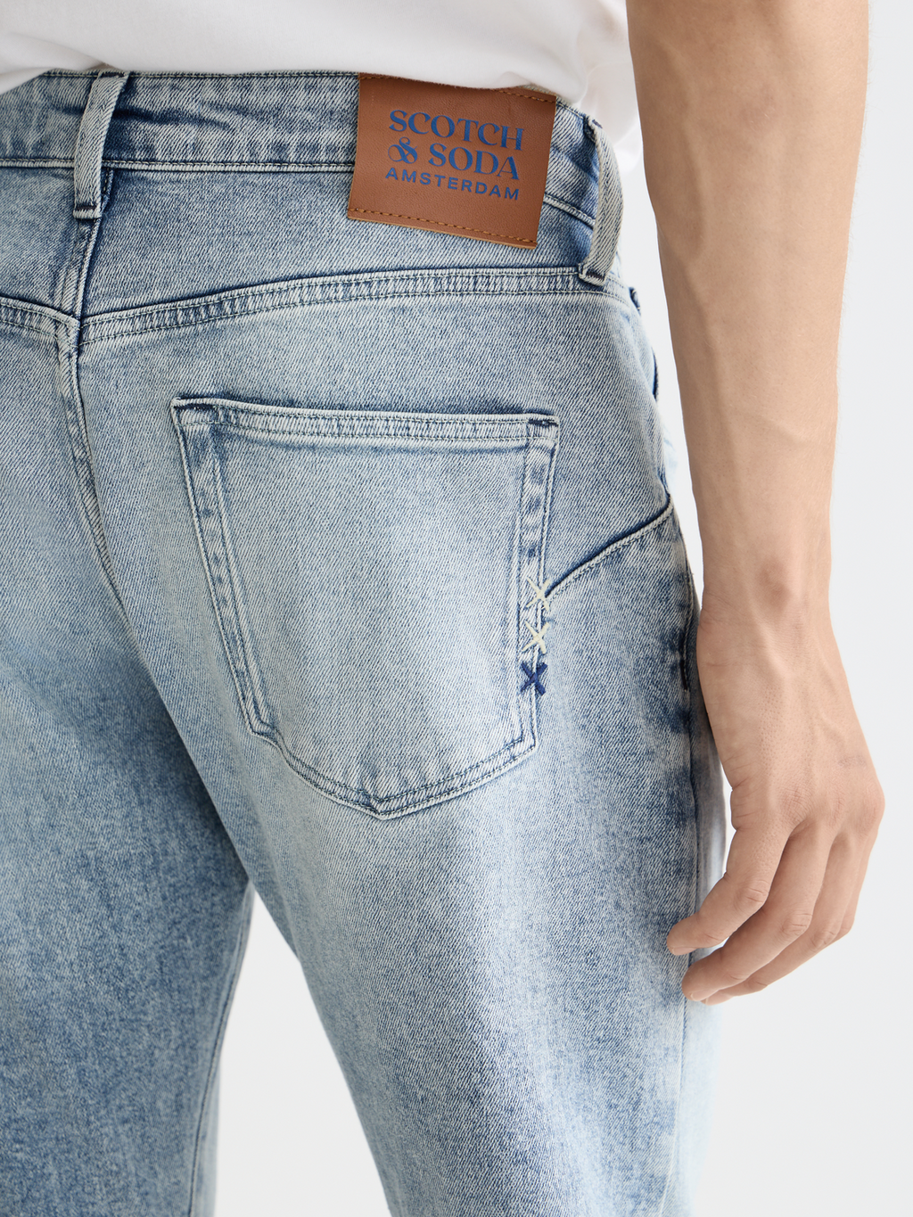 Essentials the zee straight denim