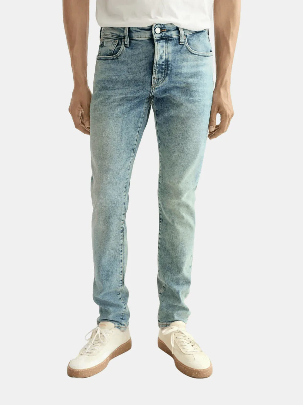 ralston-organic-cotton-aqua-blue front view by Scotch & Soda