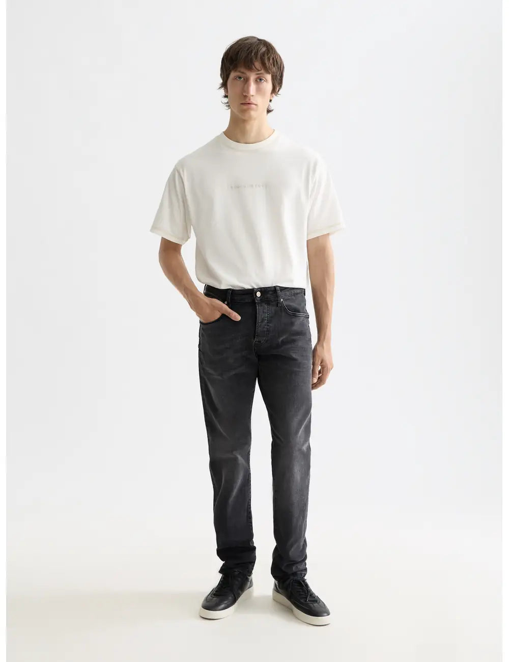 Ralston Slim Jeans full model shot showing overall fit by Scotch & Soda