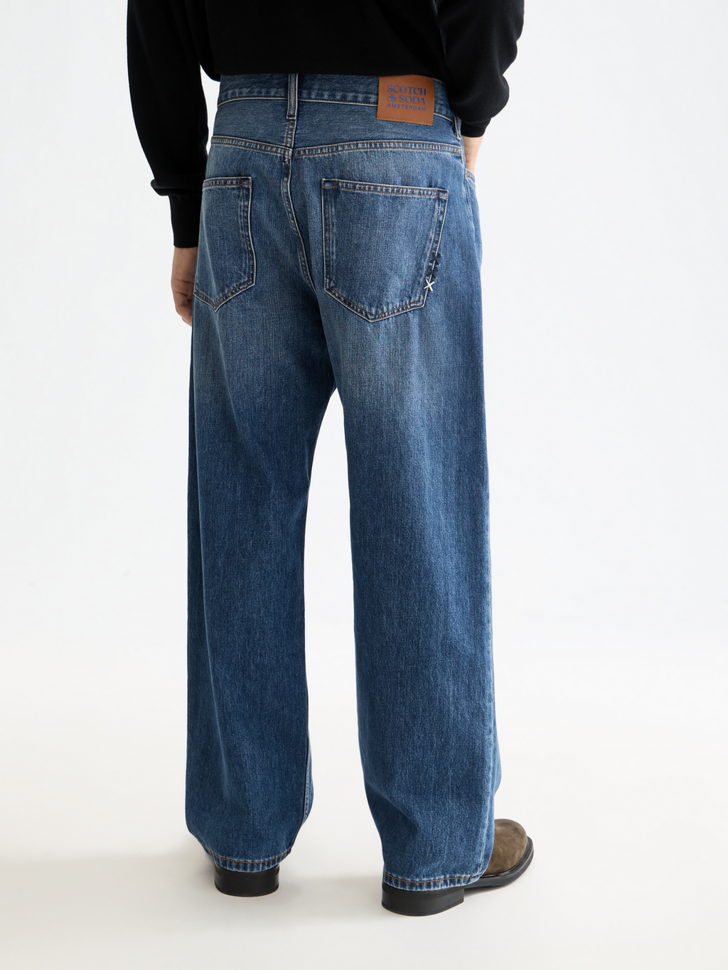 Essentials The pitch loose fit denim