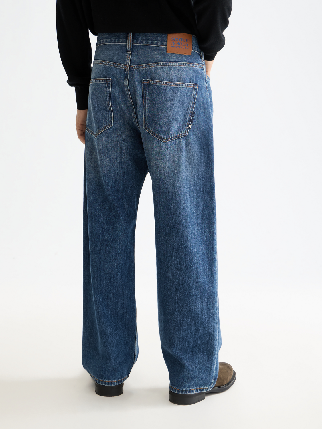Essentials The pitch loose fit denim