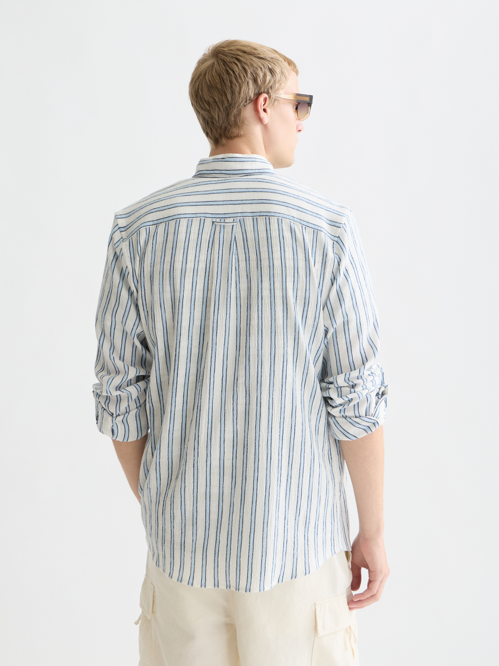 Striped crinkle structure shirt