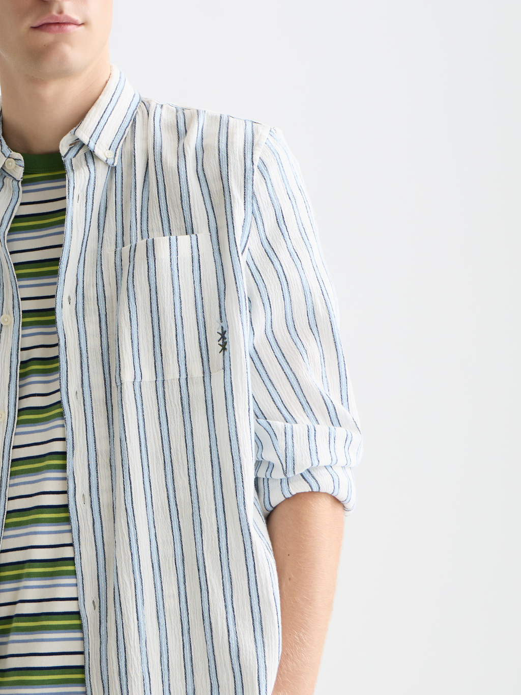 Striped crinkle structure shirt