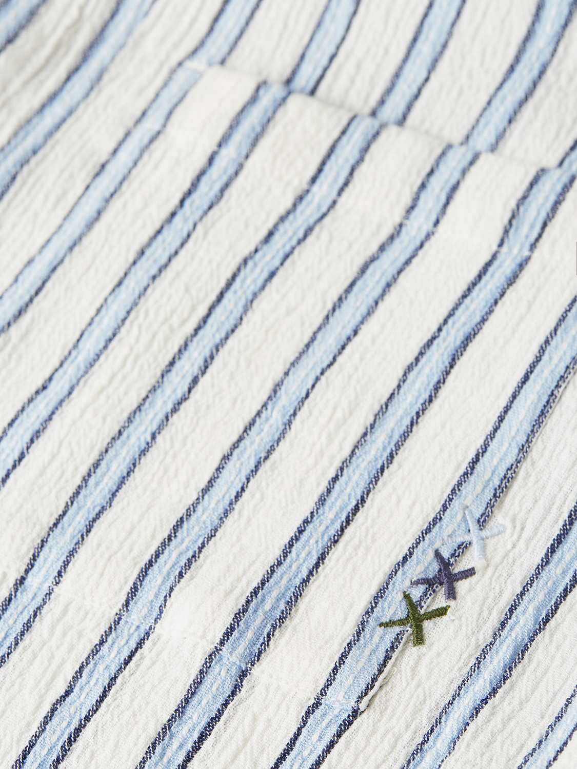 Striped crinkle structure shirt