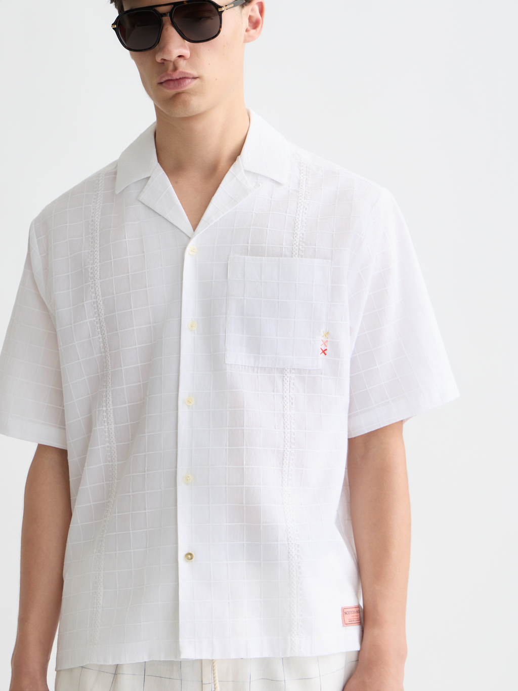 Embroidered structured relaxed short sleeve shirt