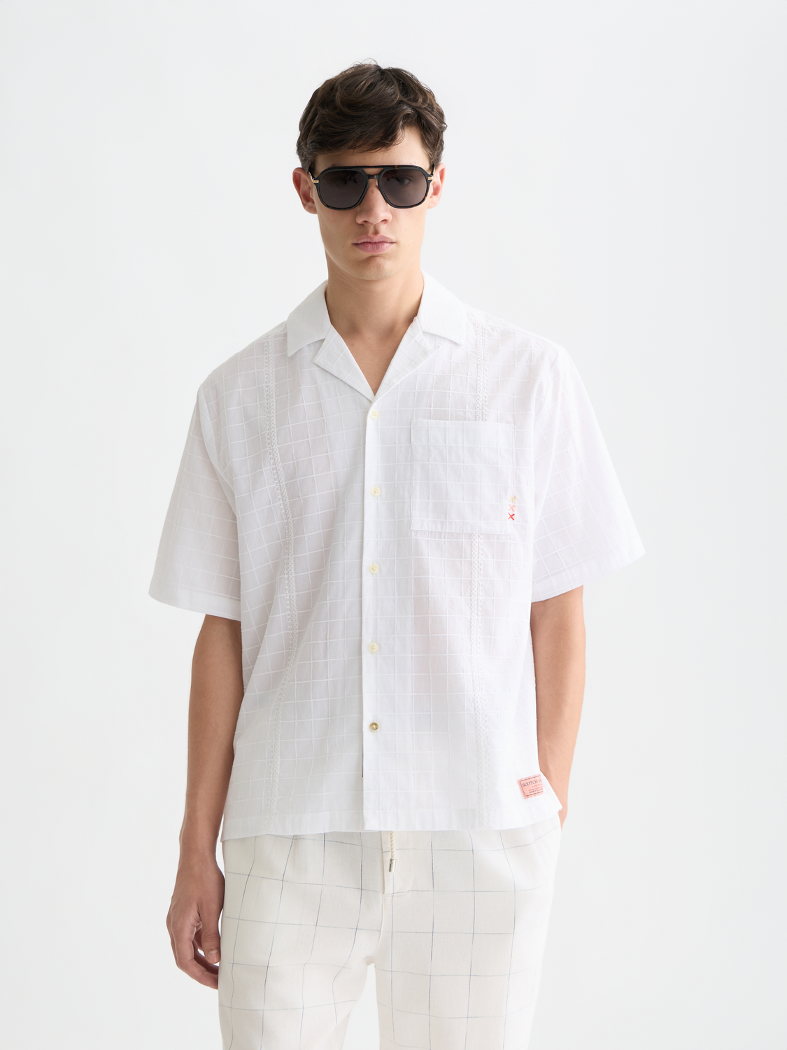 Embroidered structured relaxed short sleeve shirt