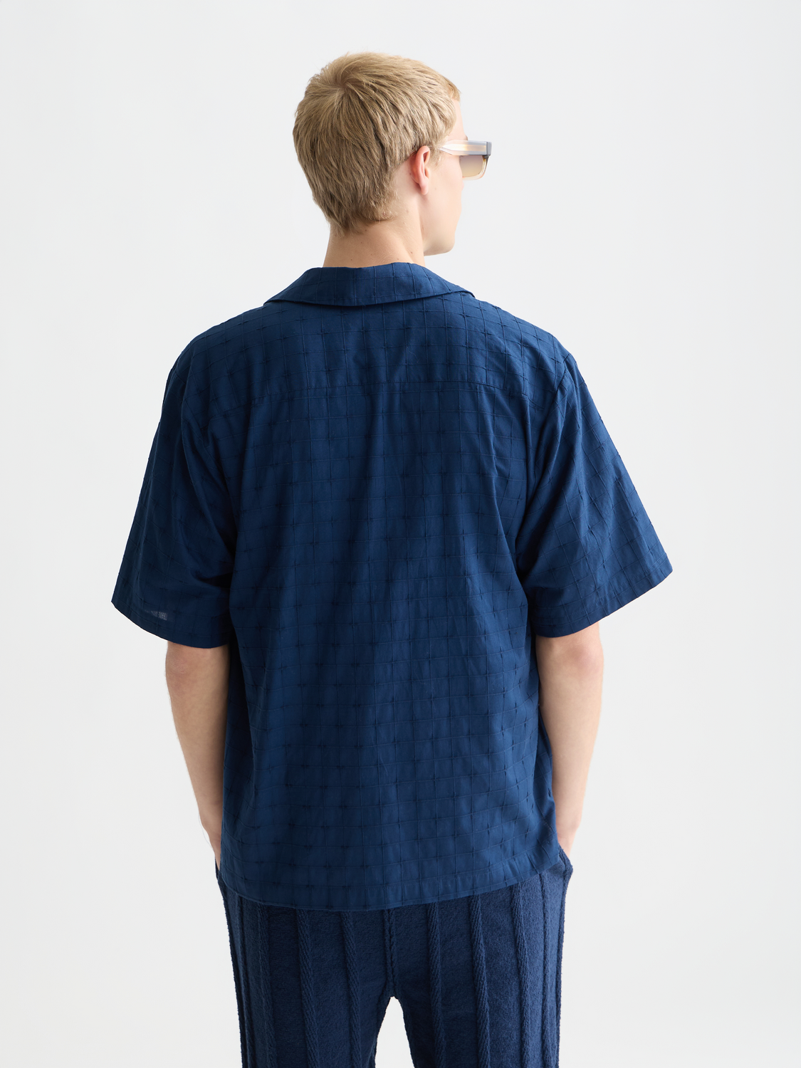 Embroidered structured relaxed short sleeve shirt