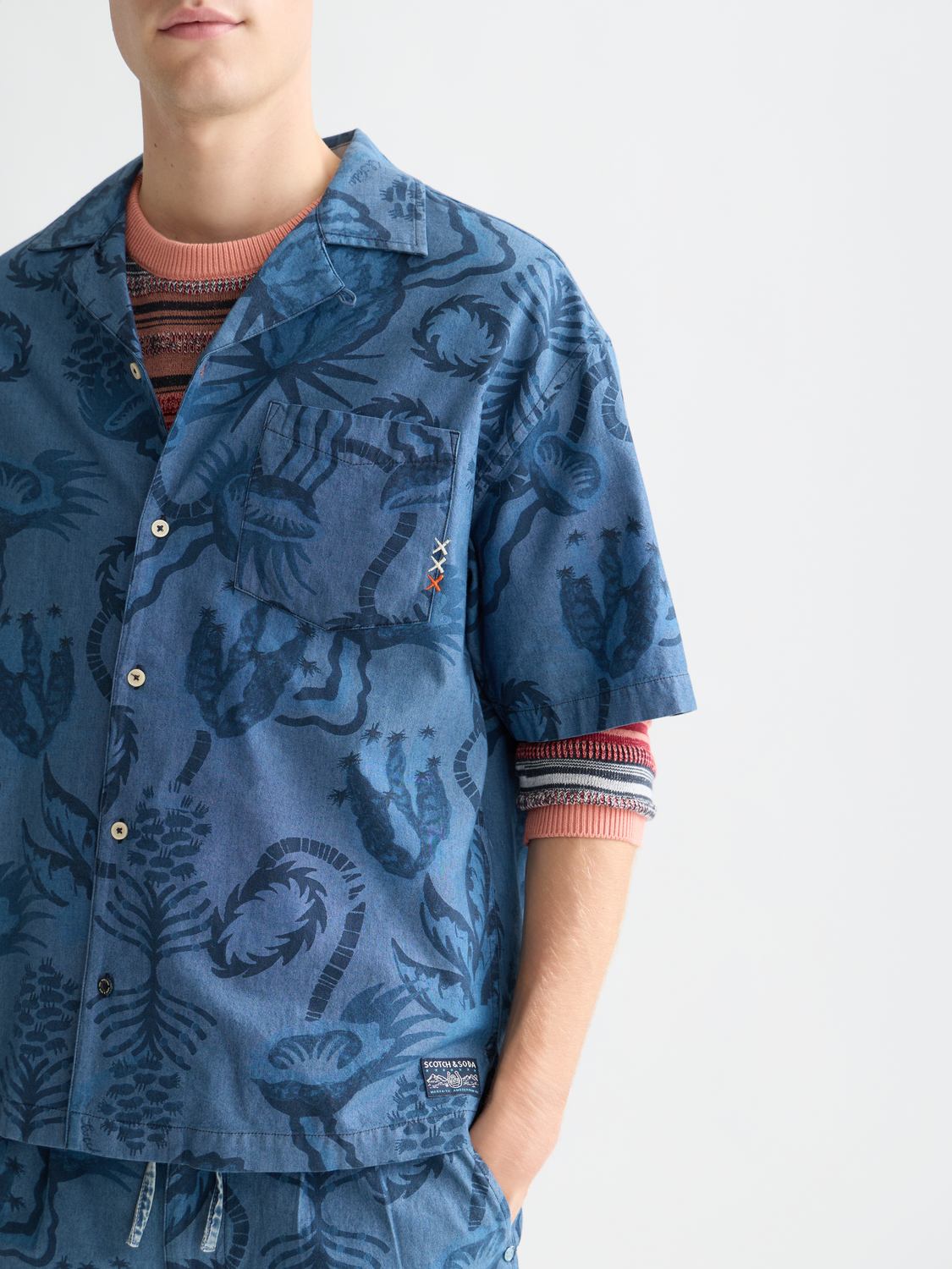 Printed chambray short sleeve shirt