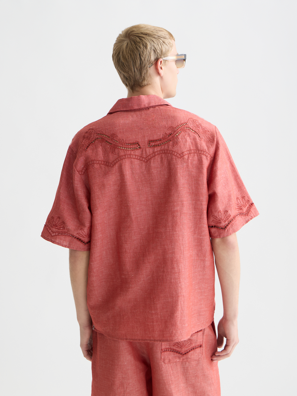 Embroidered short sleeve shirt