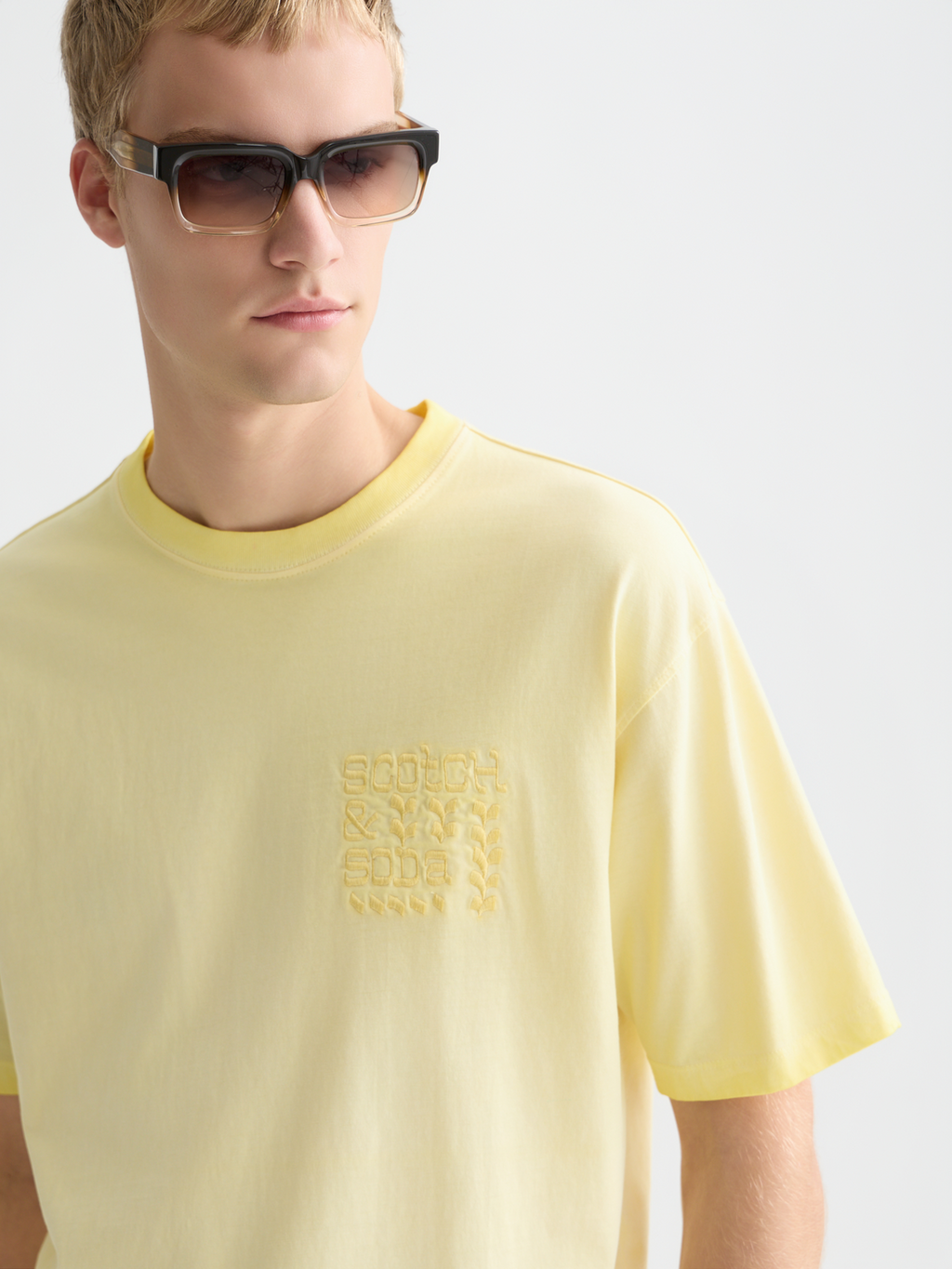 Embroidered artwork relaxed T-shirt