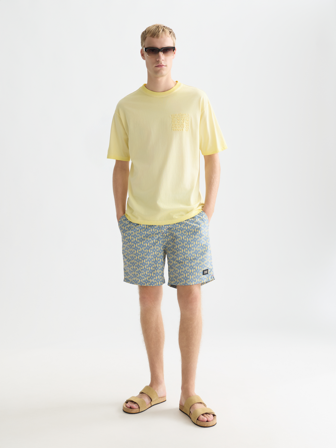 Embroidered artwork relaxed T-shirt