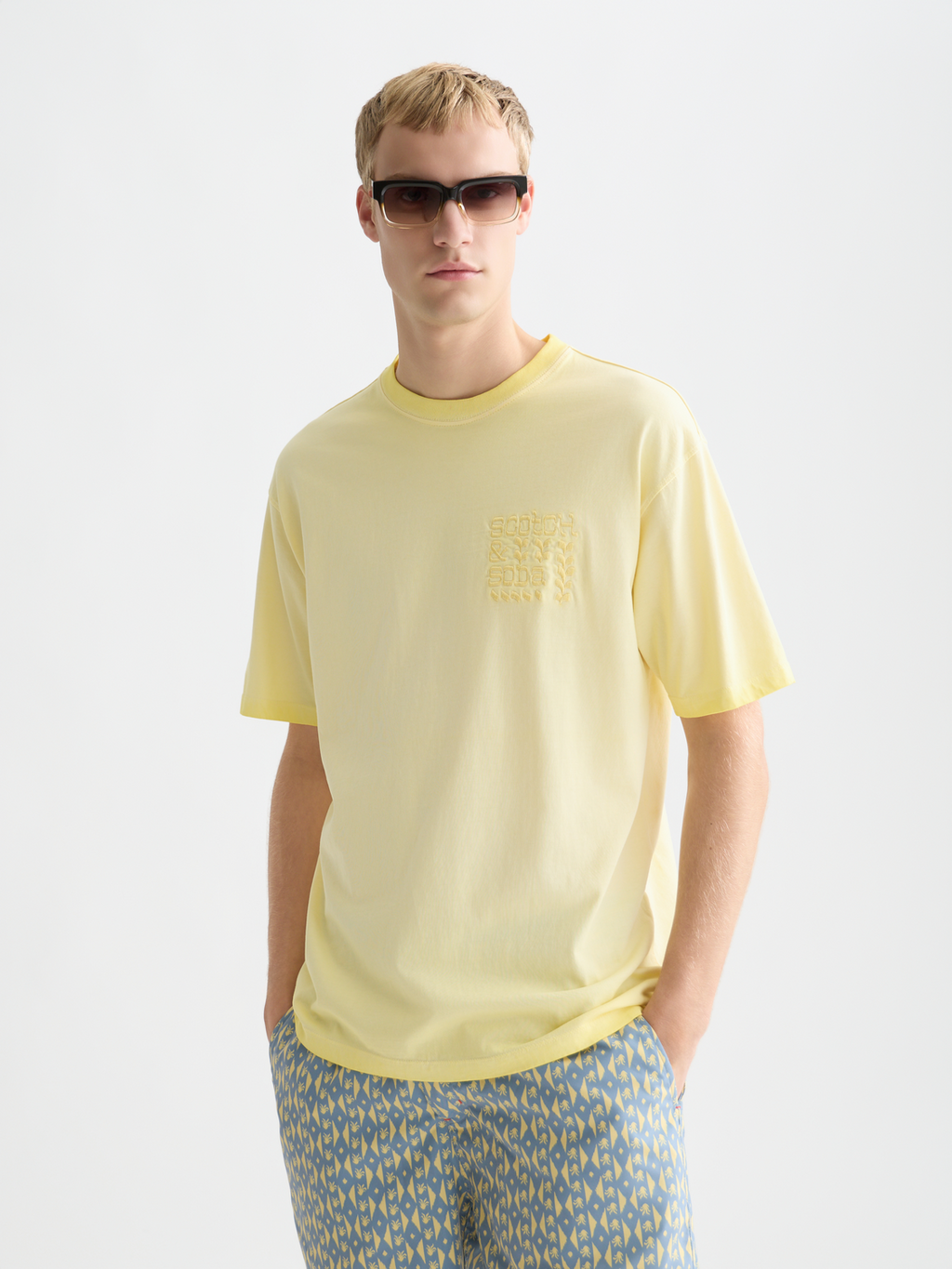 Embroidered artwork relaxed T-shirt