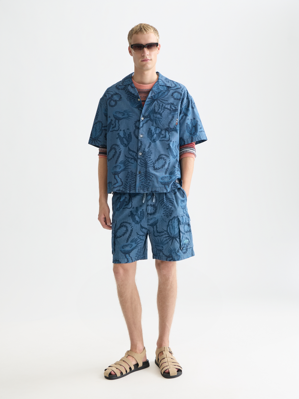 printed chambray cargo shorts
