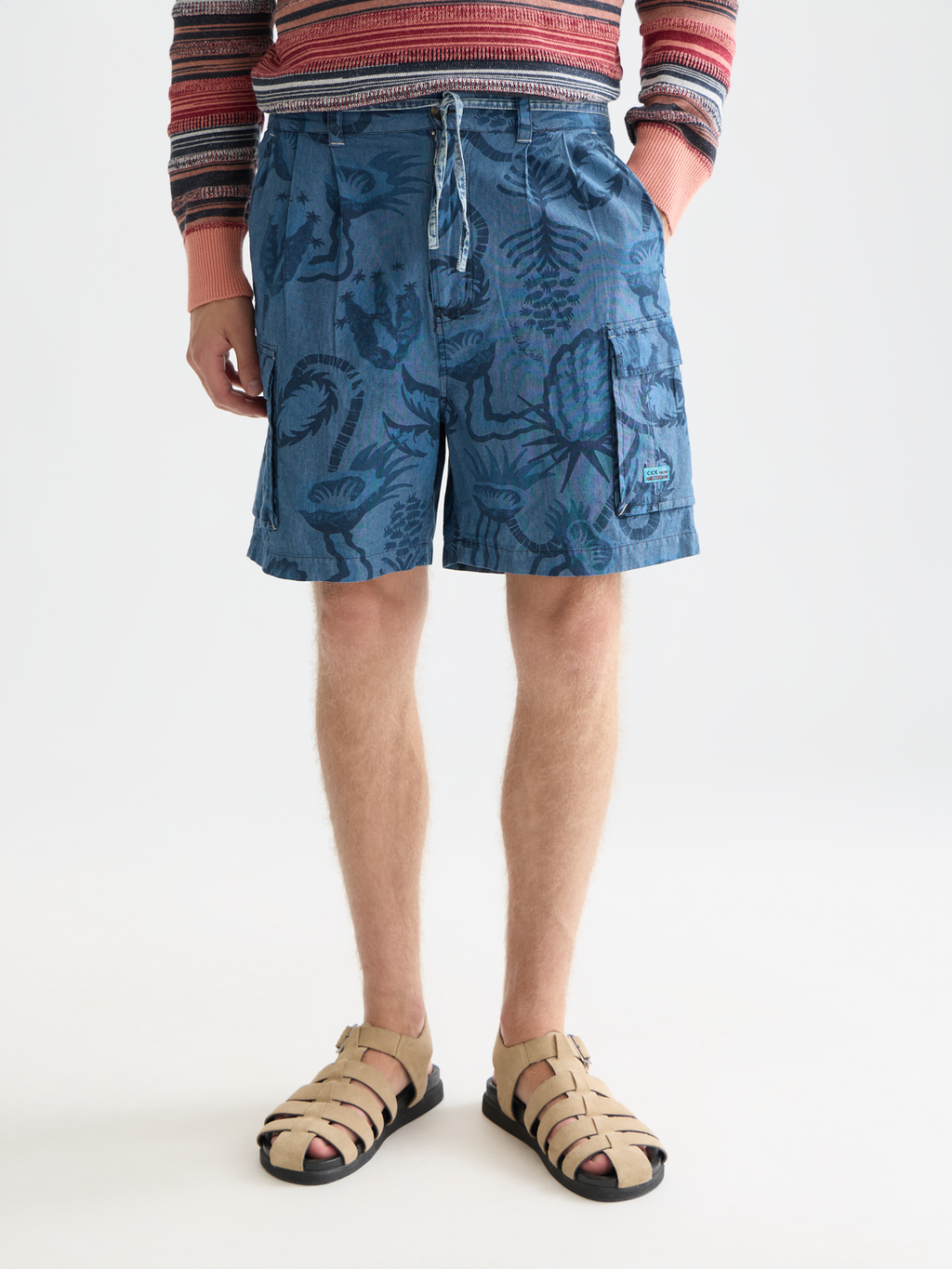 printed chambray cargo shorts