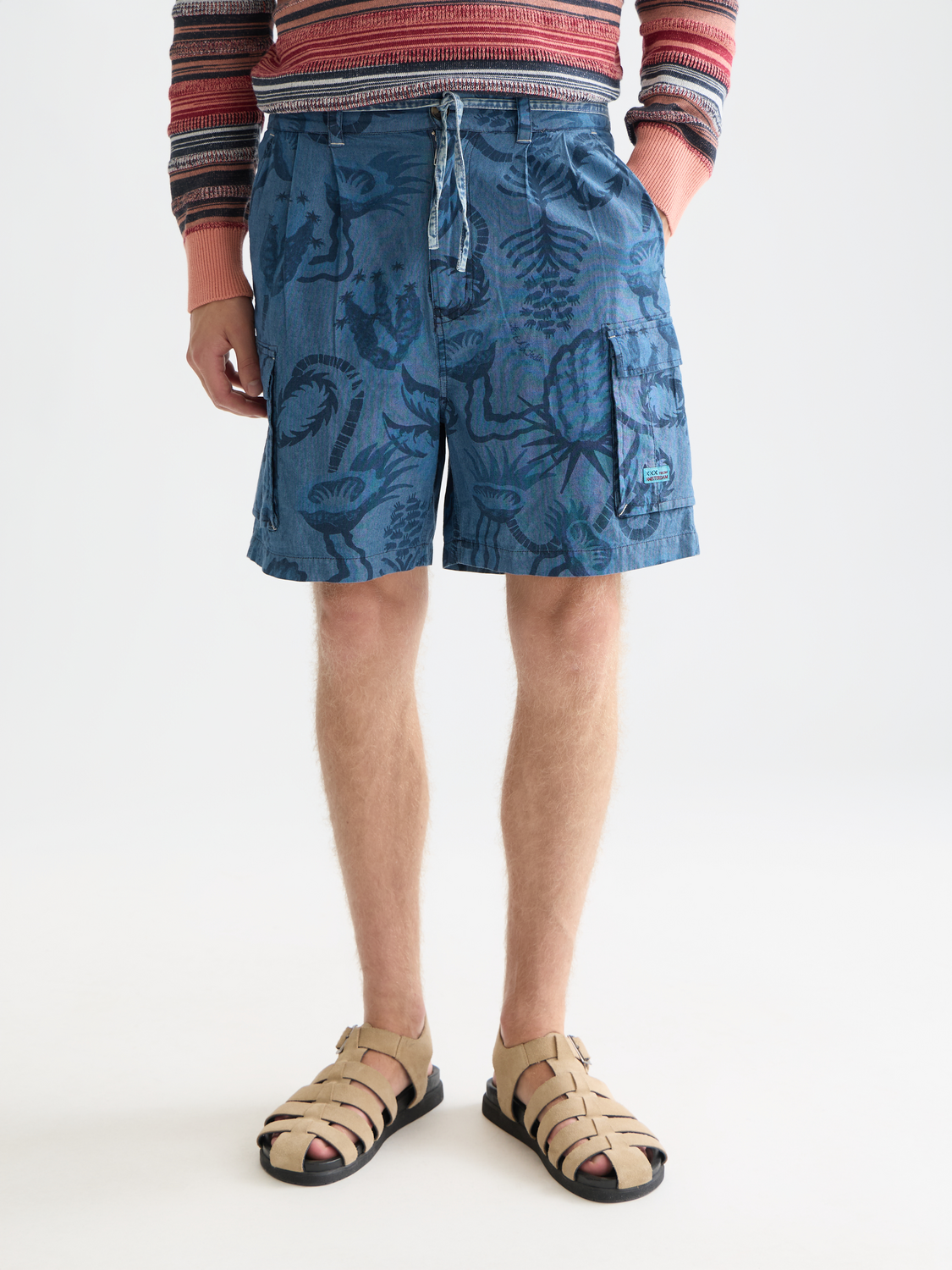 printed chambray cargo shorts