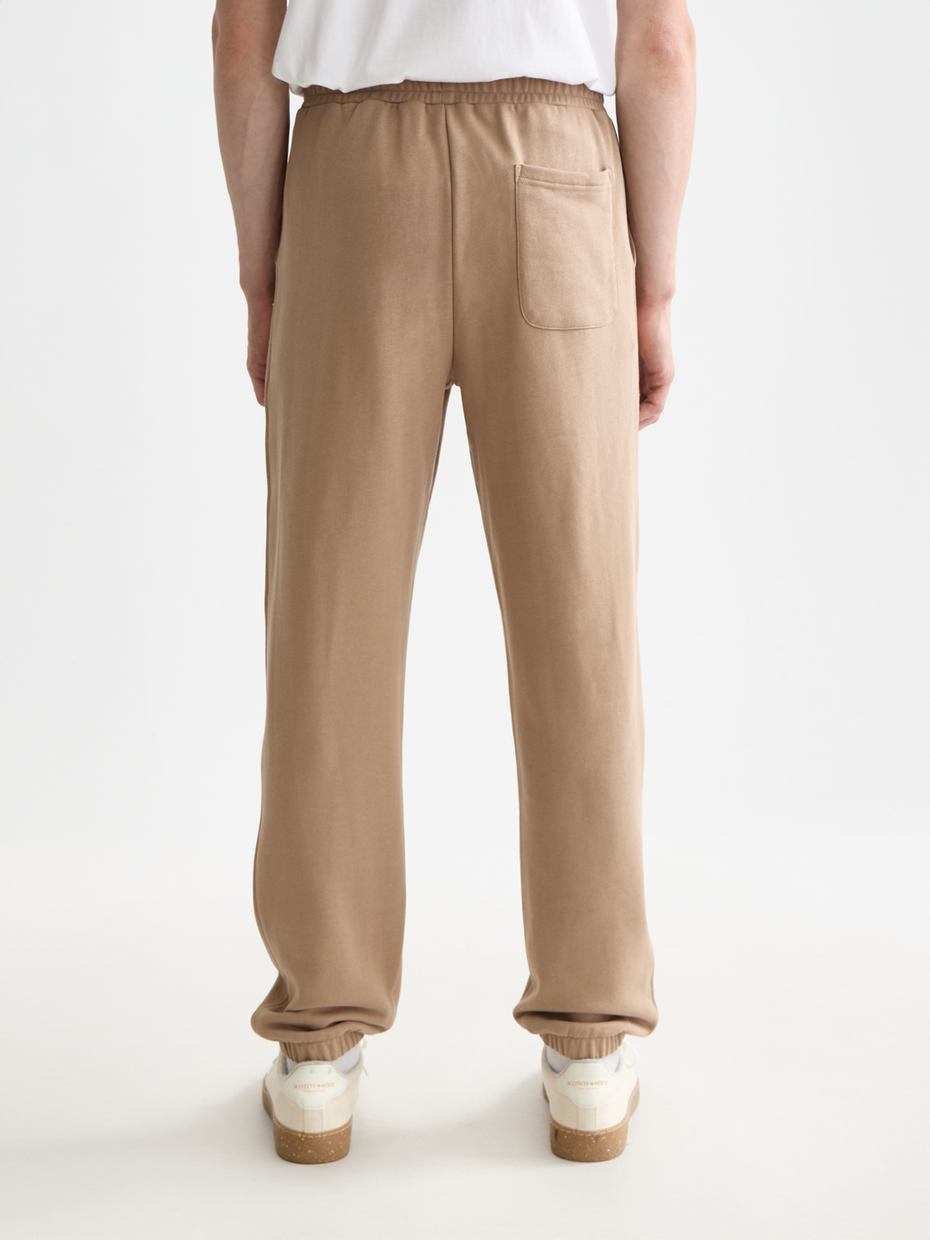 Seasonal Essentials logo badge regular sweatpants