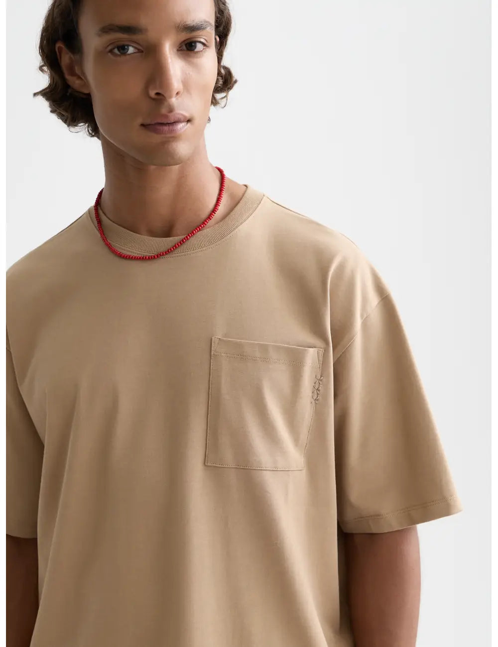 Seasonal Core 3 Crosses Chest Pocket Loose-fit T-shirt detail shot of fabric and craftsmanship by Scotch & Soda