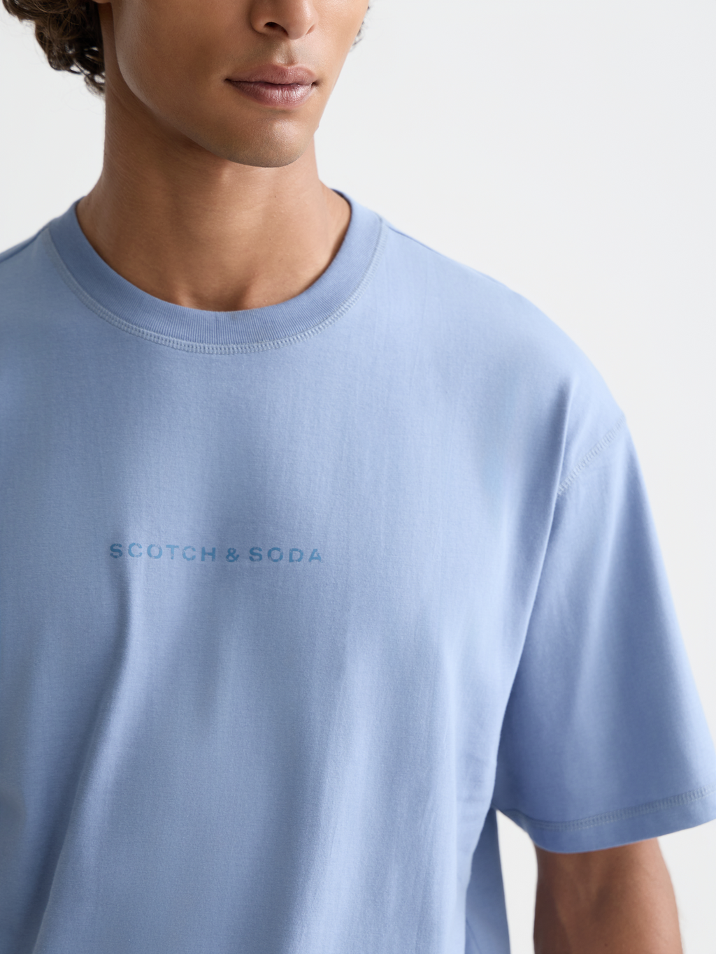 Seasonal Essentials artwork relaxed T-shirt