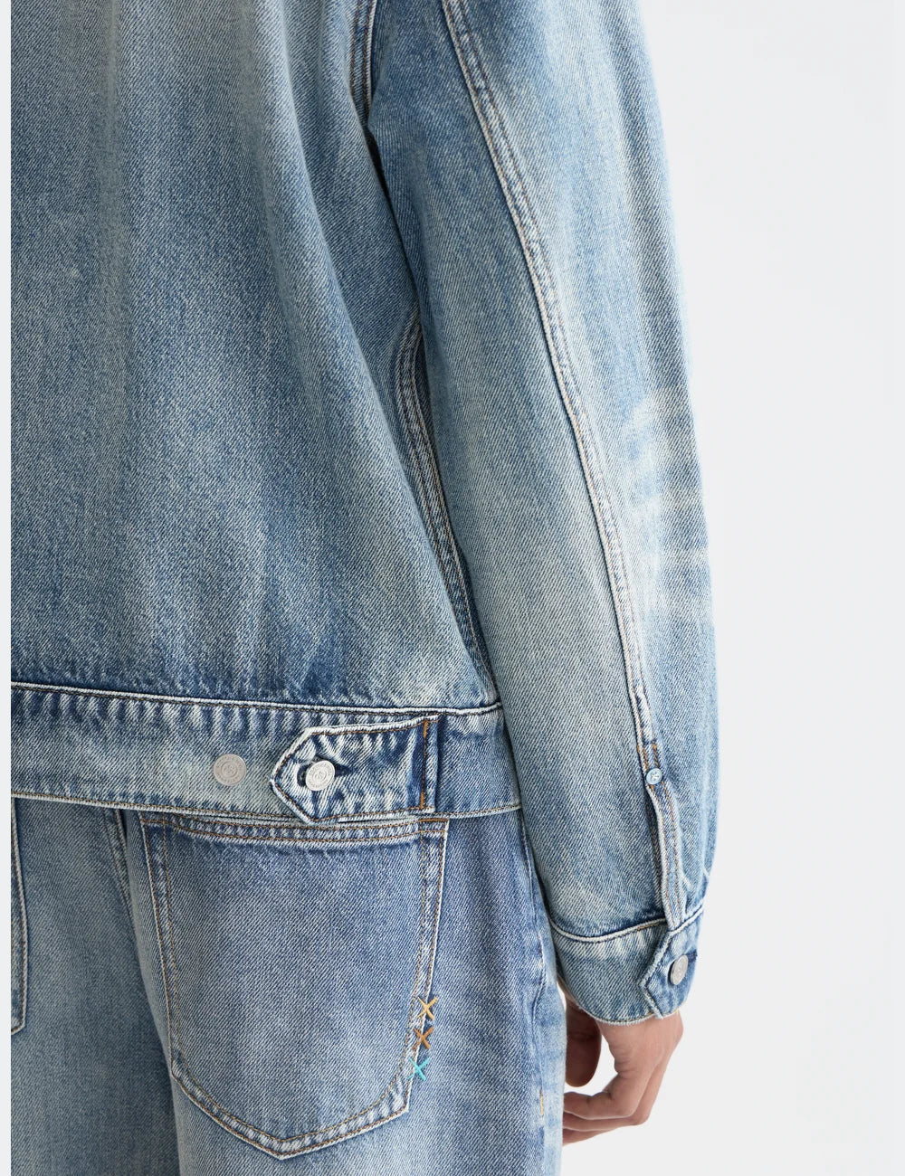 Washed Denim Ranch Jacket detail shot of fabric and craftsmanship by Scotch & Soda