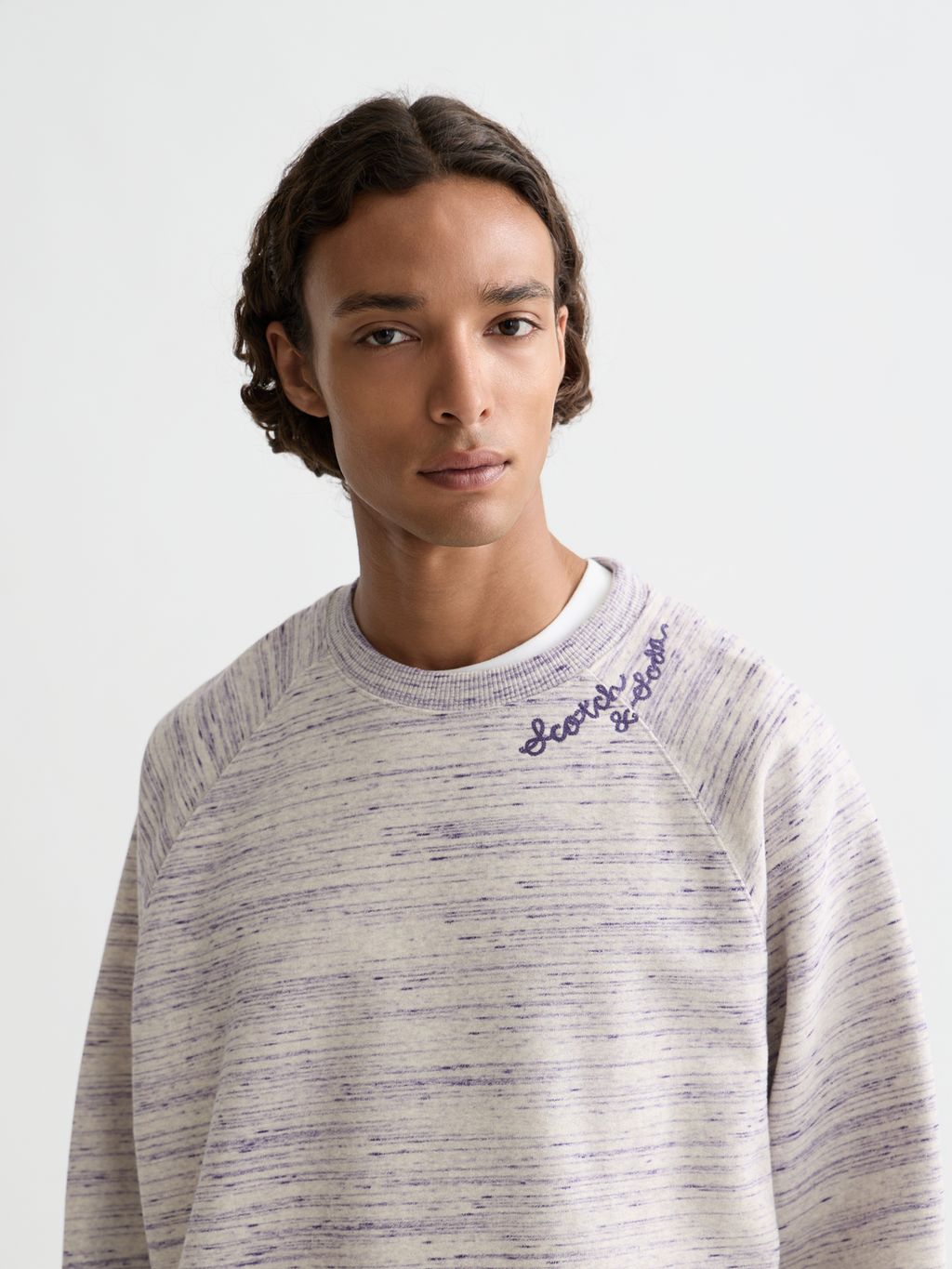 Embroidered loose sweatshirt