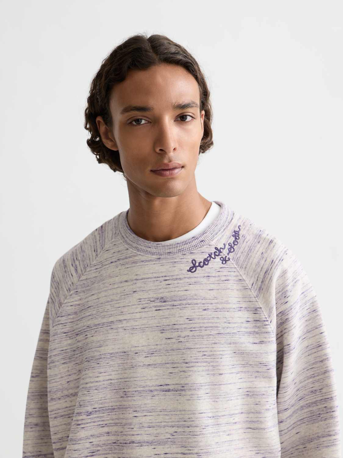 Embroidered loose sweatshirt