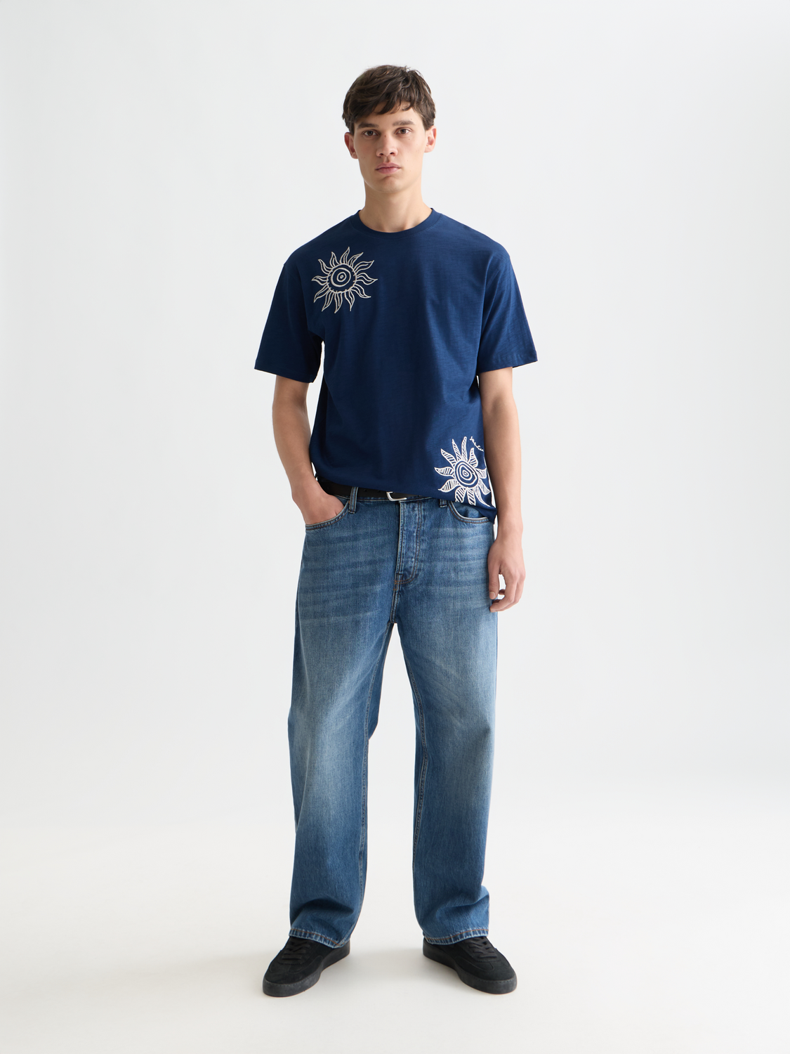 Embroidered artwork relaxed T-shirt