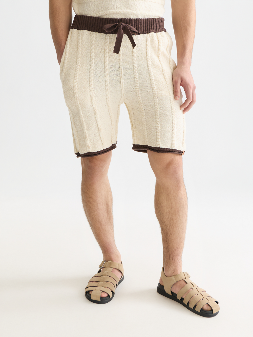 Structured knitted shorts