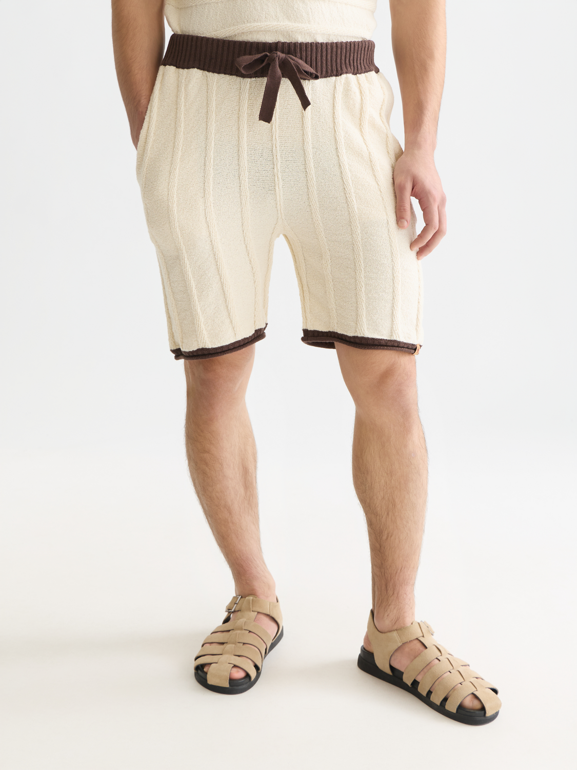 Structured knitted shorts