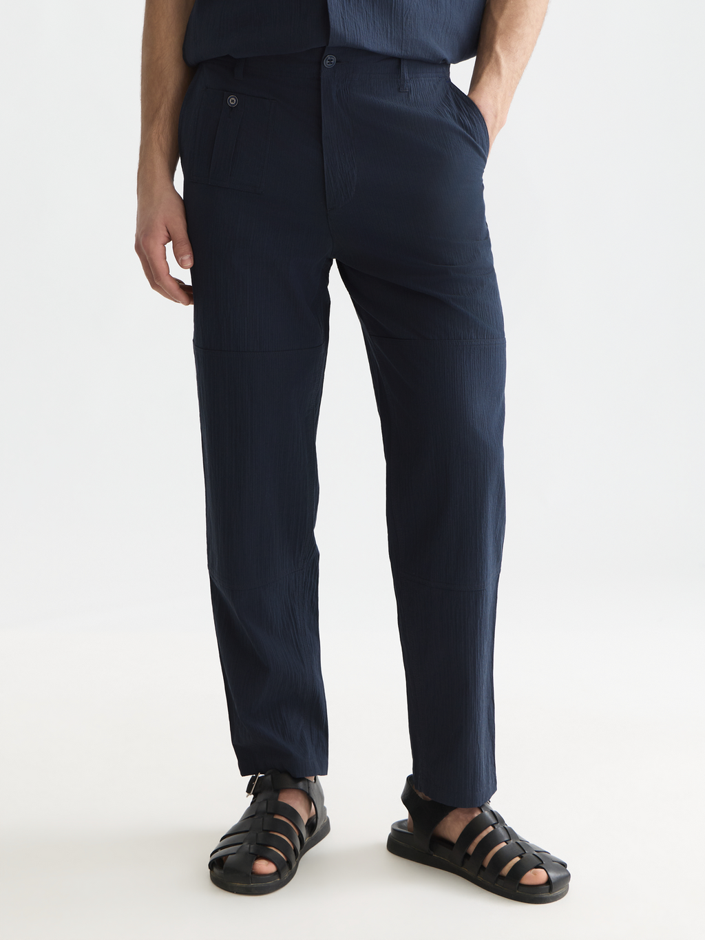 Crinkled cotton-blend relaxed straight chino
