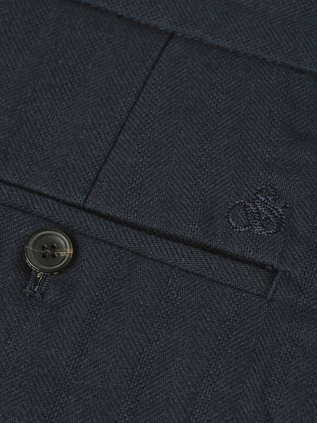 Pleated linen-blend herringbone wide chino shorts