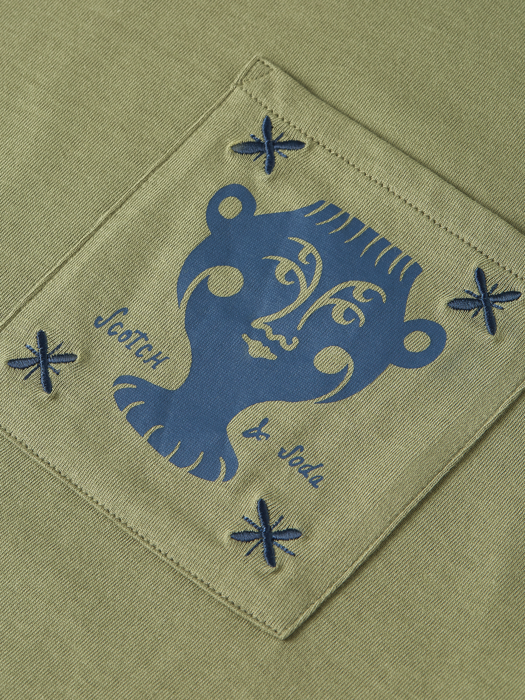 artwork pocket relaxed T-shirt