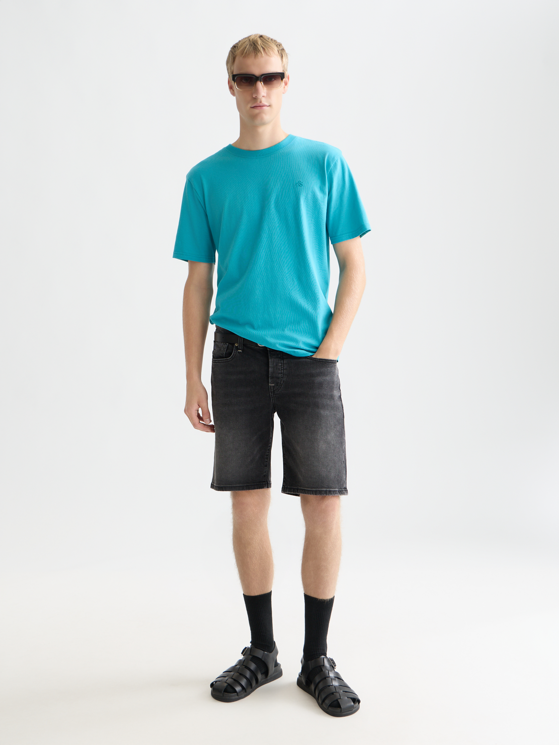 Seasonal Essentials logo T-shirt