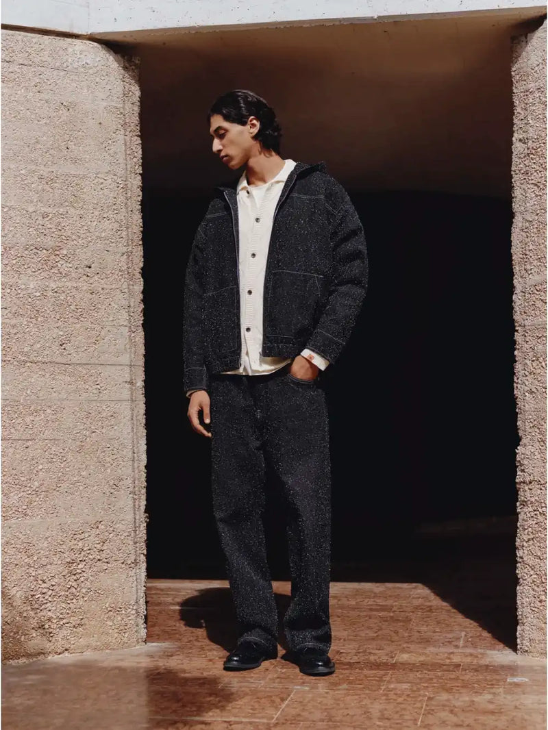 black Look showing knit fabric by Scotch & Soda