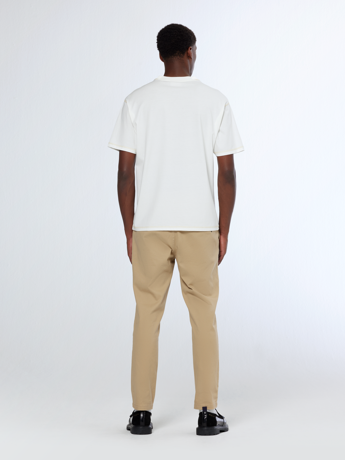 Essentials LOGO FRONT CHEST T-SHIRT