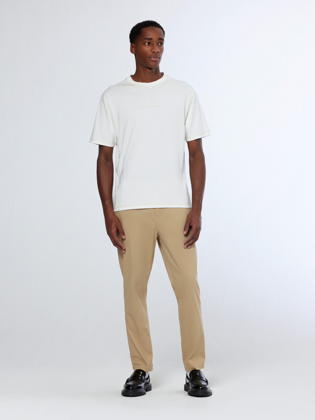 Essentials LOGO FRONT CHEST T-SHIRT