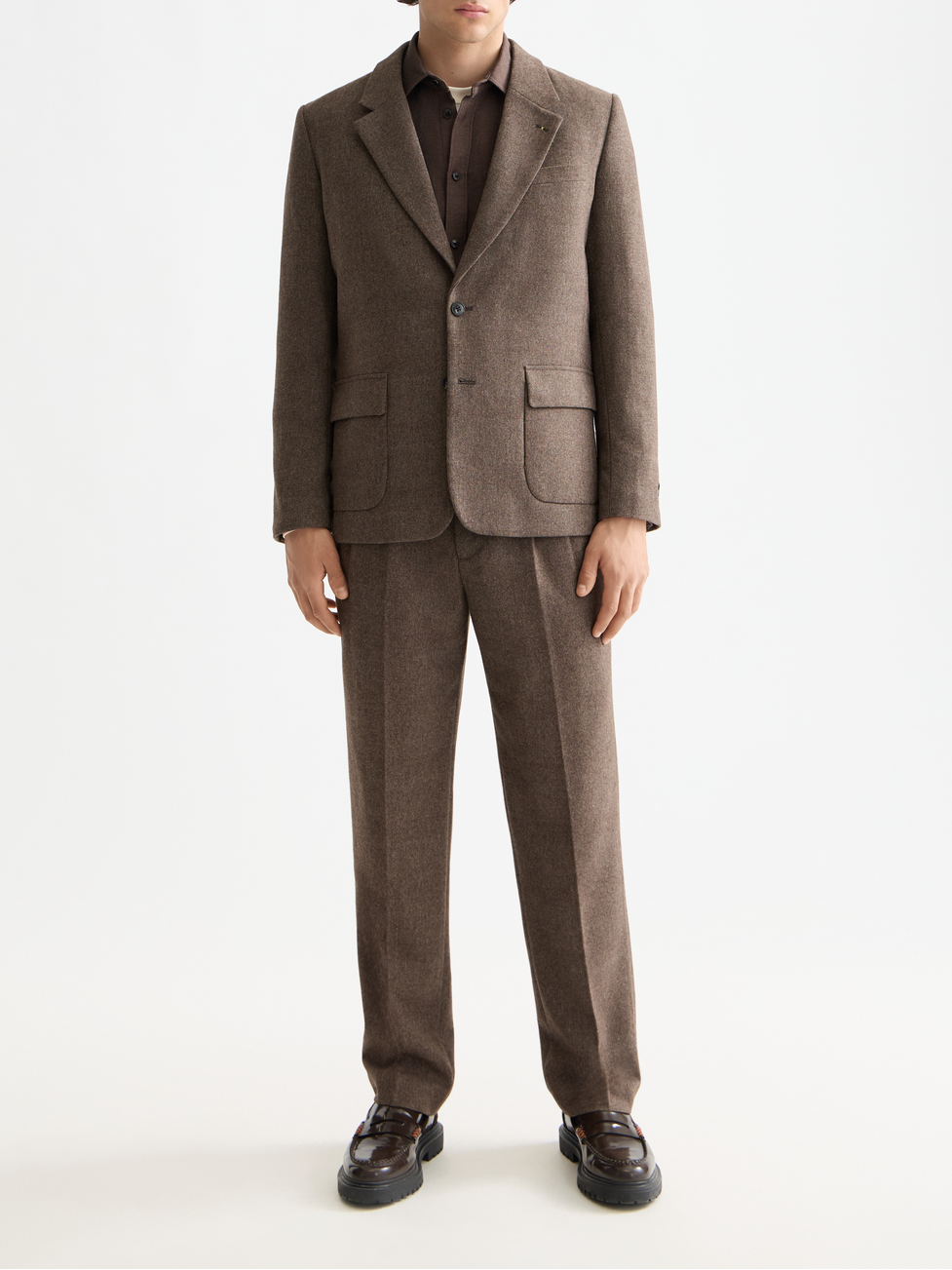 Yarn-dyed wool blend relaxed straight pleated chino