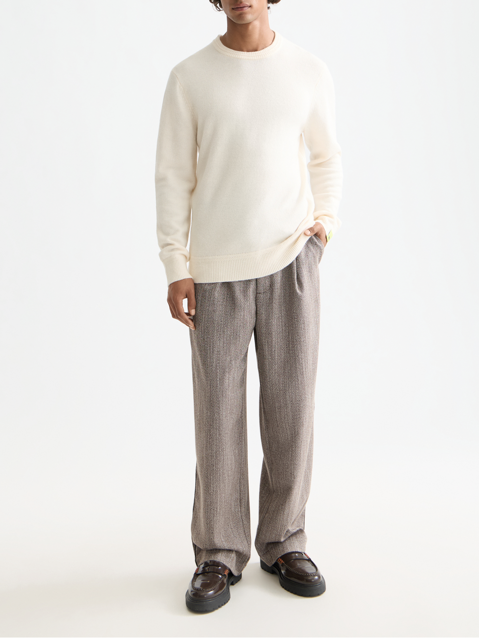 Herringbone yarn-dyed pleated baggy chino