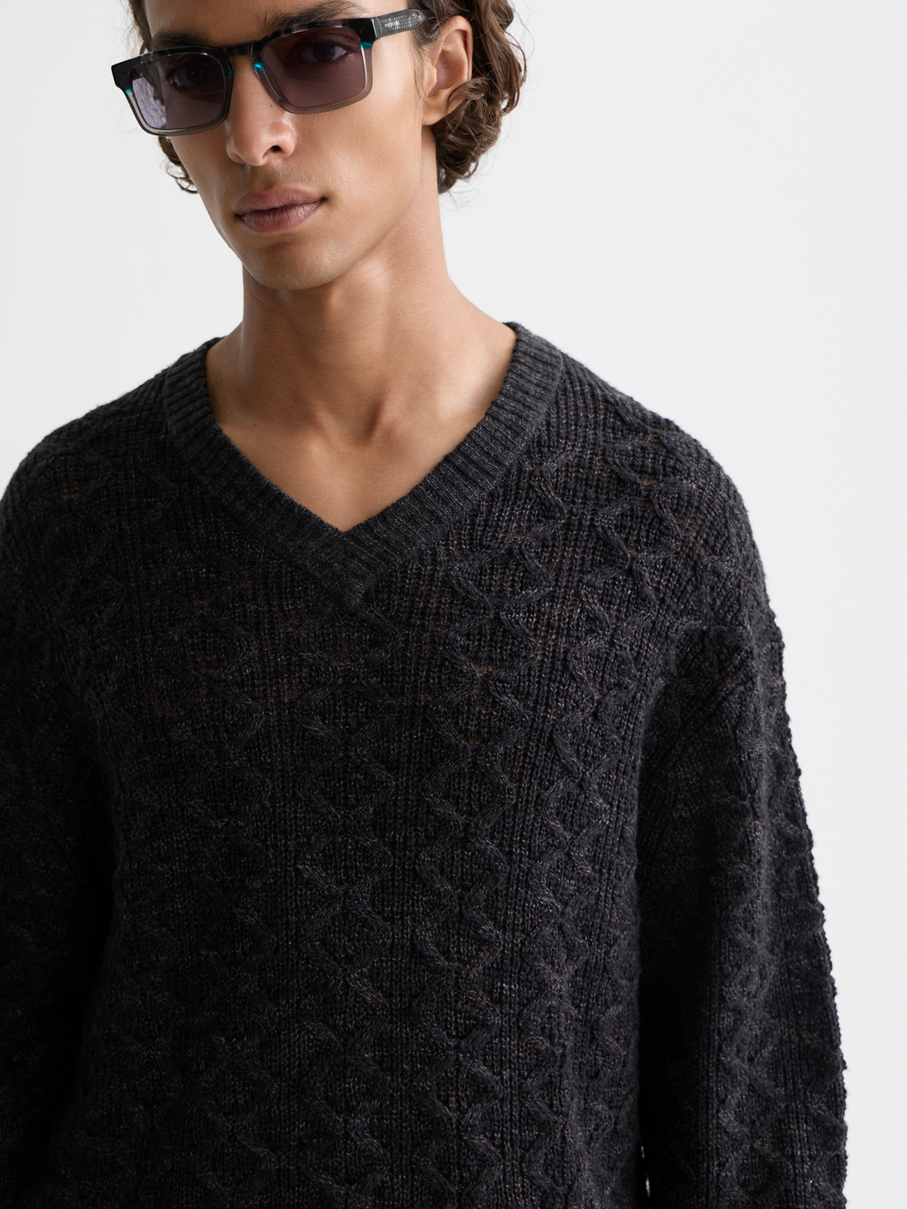 V-Neck cable loose pullover