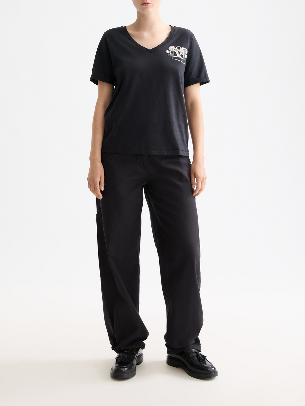 V-neck embroidered artwork T-shirt