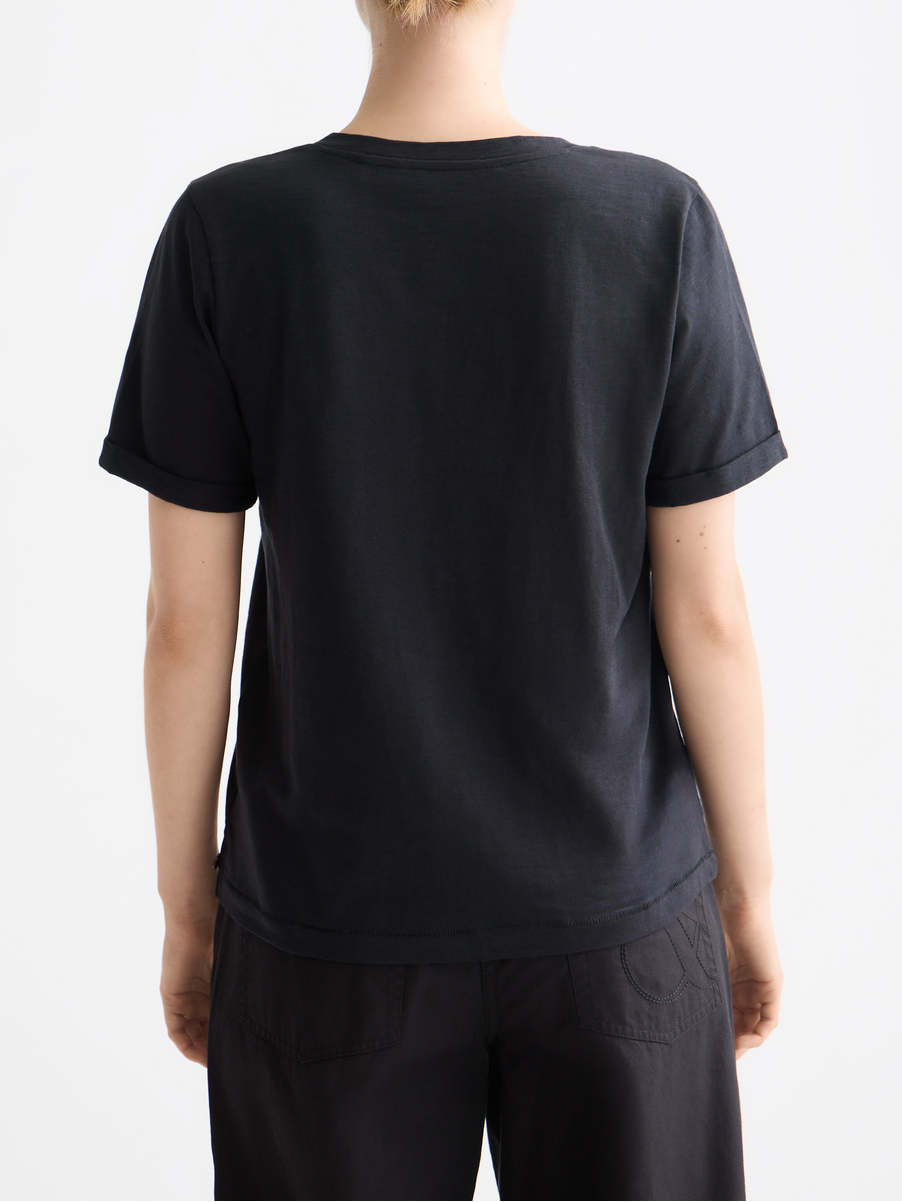 V-neck embroidered artwork T-shirt