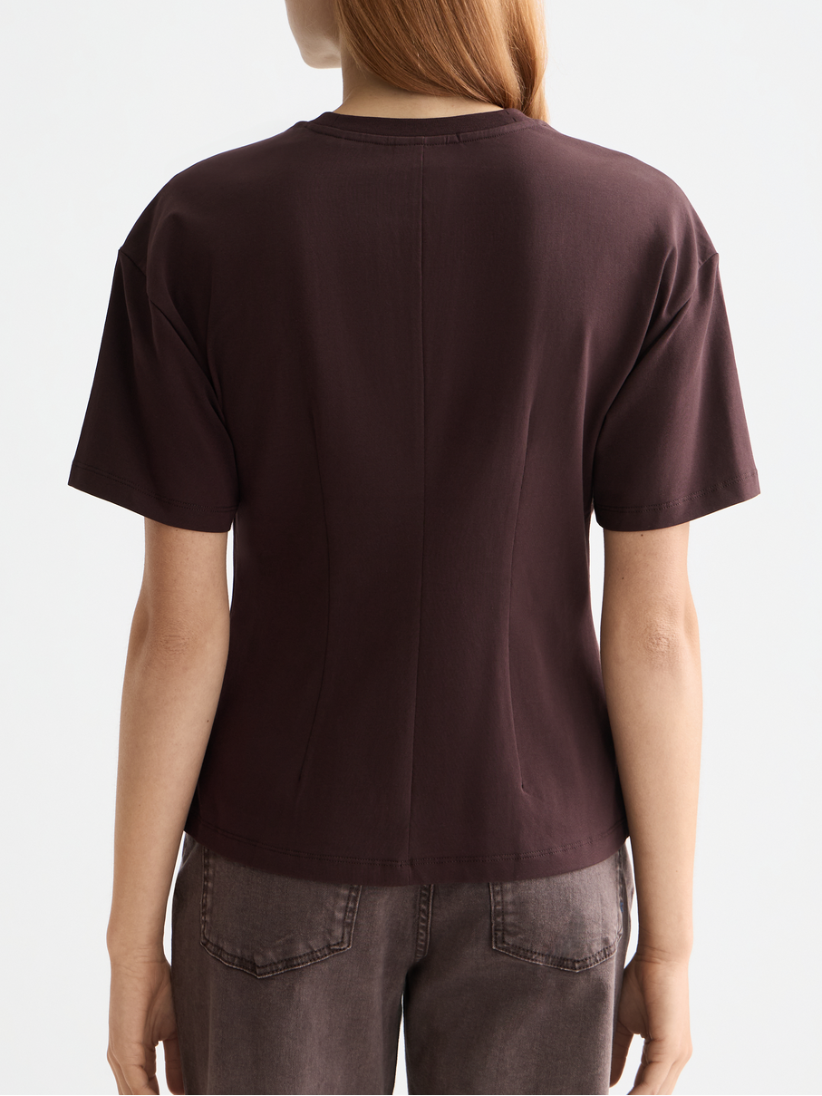 T-shirt with shaping