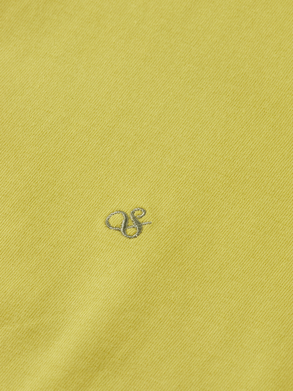 T-shirt with shaping