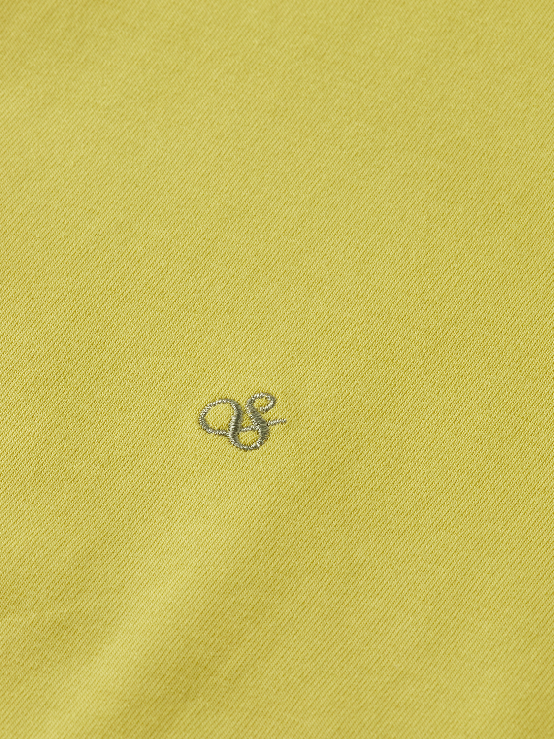 T-shirt with shaping