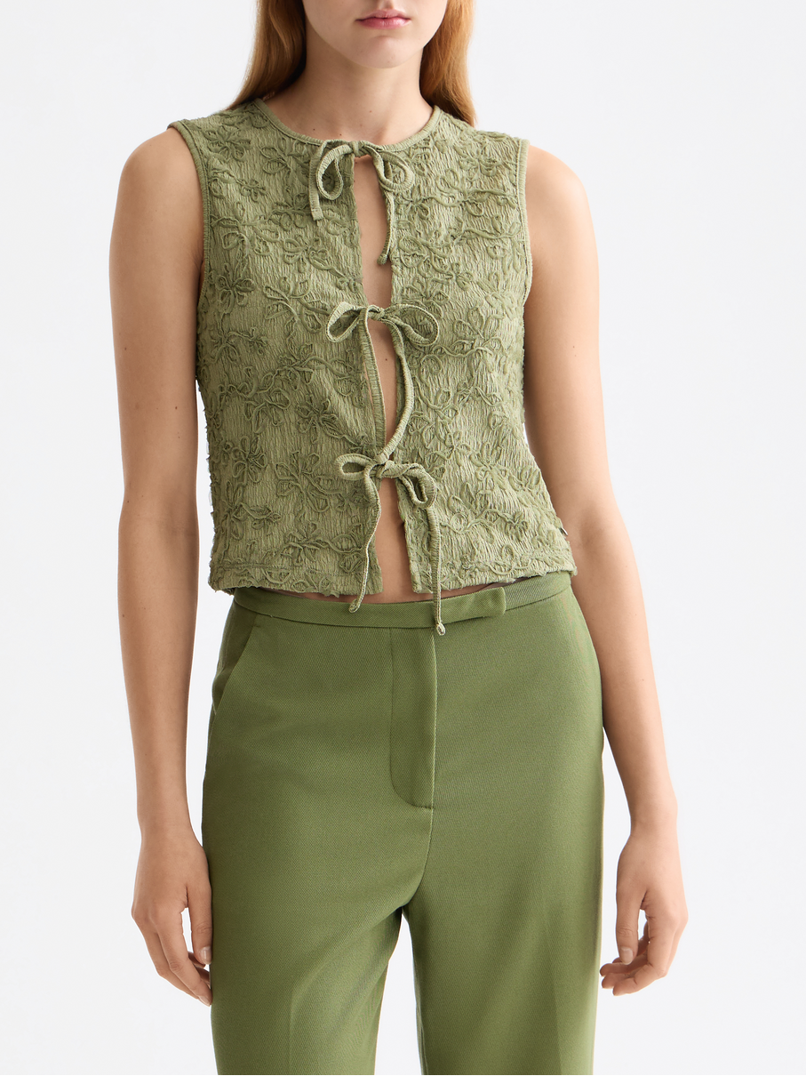 Bow structured tank