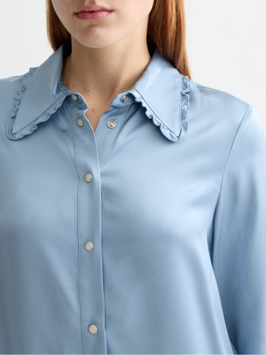 Ruffle collar shirt