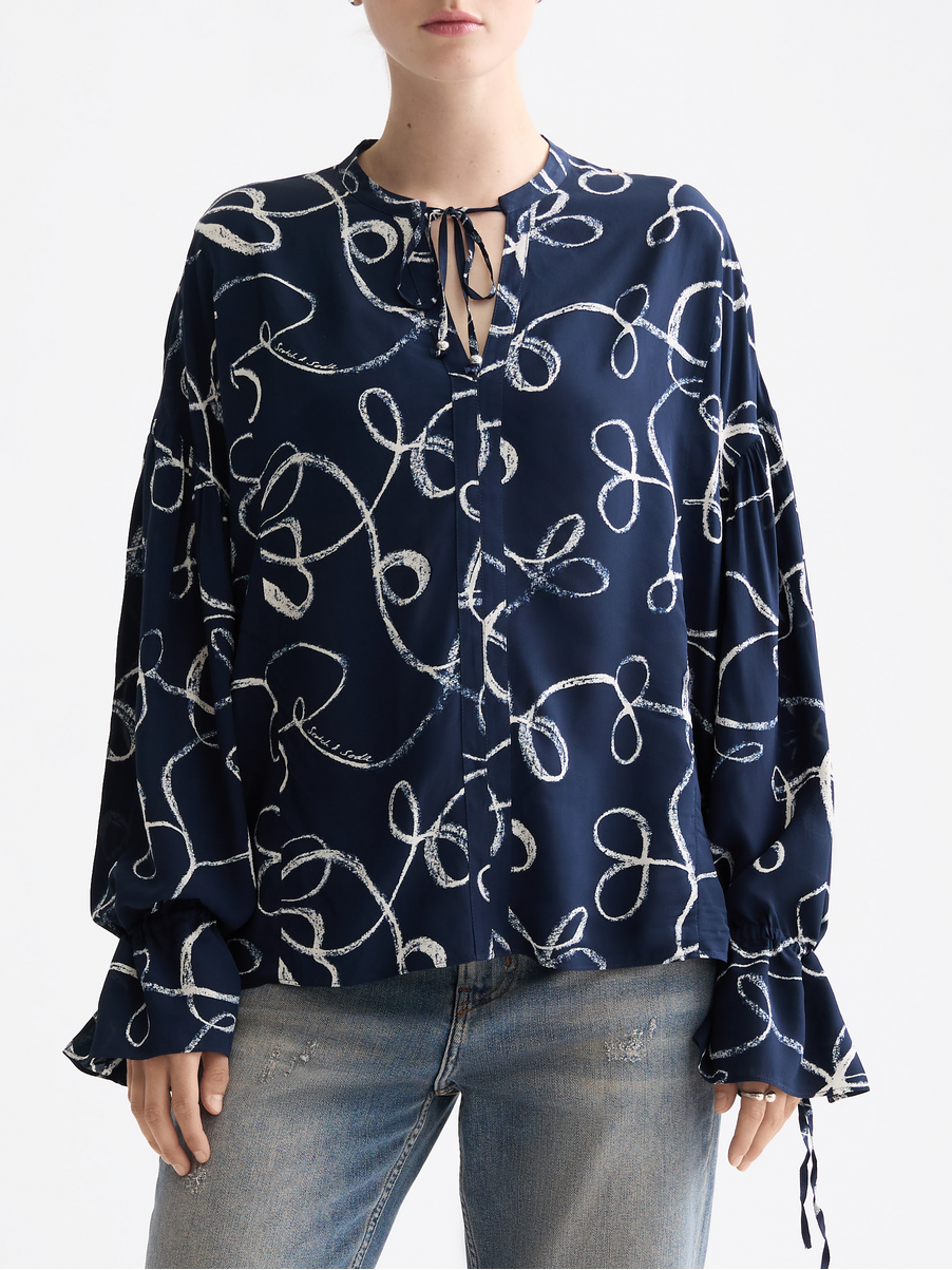 Easy top with draw string cuffs