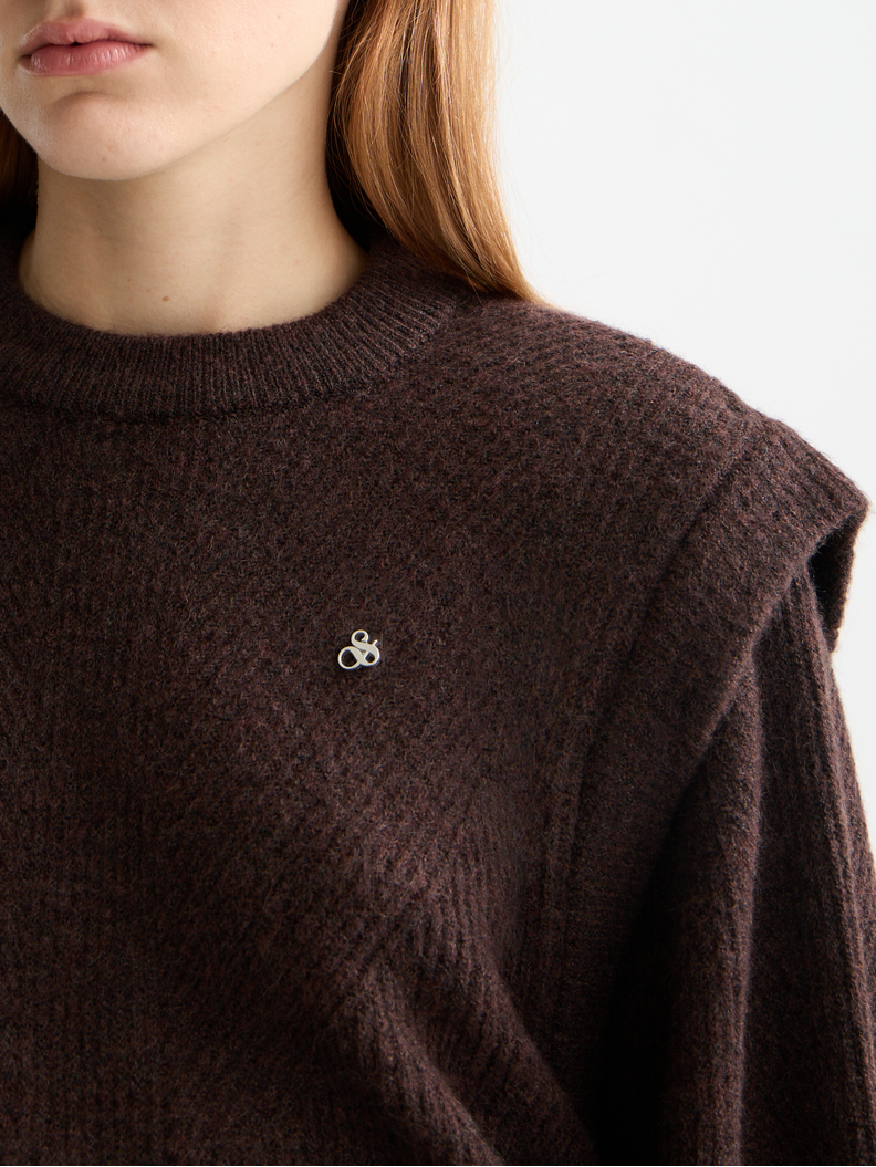 Shoulder detail crew neck pullover